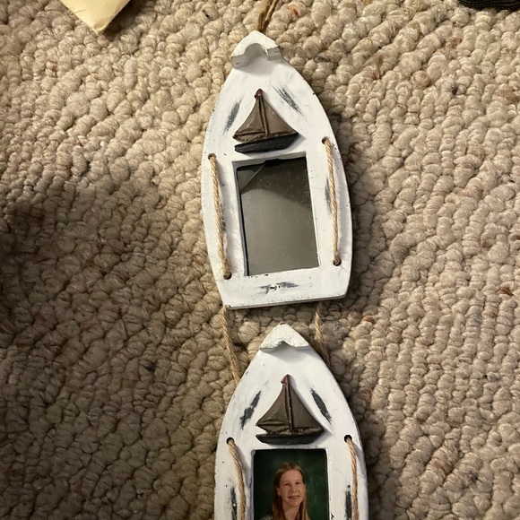 Lake themed hanging boat picture frame, white, - Picture 1 of 3
